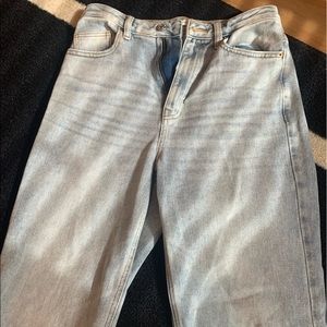 PacSun bell bottom side slit 90s Boyfriend Jeans. Size: 26
